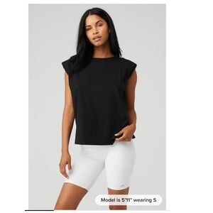NWT ALO YOGA Headliner Shoulder Pad Sleeveless Tee | Black | Size XS